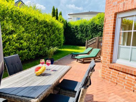 Garten zum Sonnen und Grillen in der Lübecker Bucht